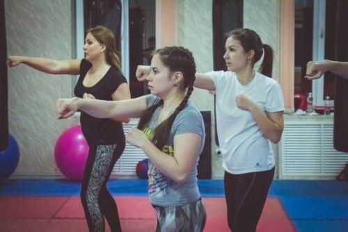 Мы приглашаем всех желающих на фитнес аэробику тай - БО Г. азов ул красногоровская 6 а. 7 918544-49-94! 02 Мы приглашаем всех желающих на фитнес аэробику тай - БО Г. азов ул красногоровская 6 а. 7 918544-49-94! 02