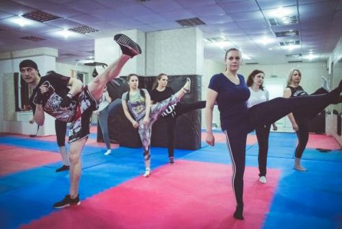 Мы приглашаем всех желающих на фитнес аэробику тай - БО Г. азов ул красногоровская 6 а. 7 918544-49-94! 06 Мы приглашаем всех желающих на фитнес аэробику тай - БО Г. азов ул красногоровская 6 а. 7 918544-49-94! 06