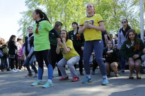 Молодёжь кургана установила Рекорд Победы. 02