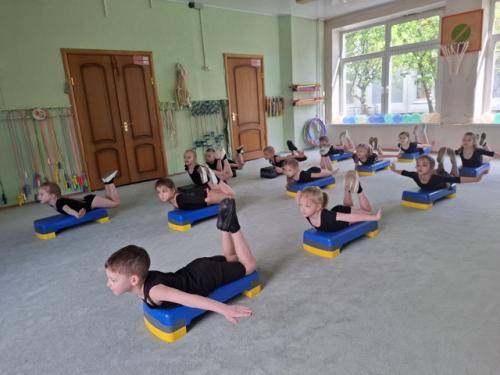 Детский фитнес - это не столько эффективный набор упражнений, сколько правильная мотивация детей. 01