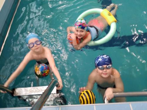 Уважаемые родители!  Открытые занятия в группах по плаванию начались! 08