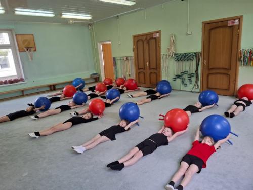 Детский фитнес - это не столько эффективный набор упражнений, сколько правильная мотивация детей. 05