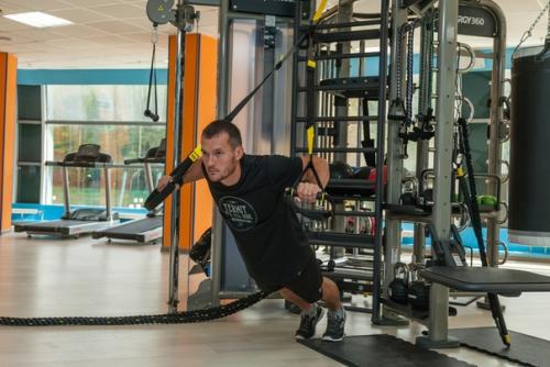 TRX петли - это замечательная возможность поддерживать себя в хорошей форме. 01