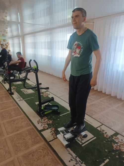 Для ребят нашего дома регулярно оздоровительные занятия Тренажерный Фитнес проводятся. 01