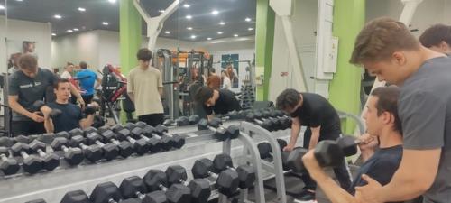 В минувшие выходные классный руководитель Южакова Екатерина Владимировна с группой 9 СТР - 401 посетили фитнес - центр Апельсин. 05