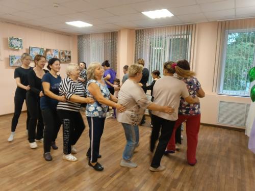 Для сохранения активности и здоровья необходимы постоянные физические нагрузки - это подтвердит любой врач. 04