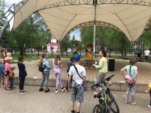 В детском парке активно набирают популярность наши программы: Пятница - Ребятница и фитнес - кидс! 06