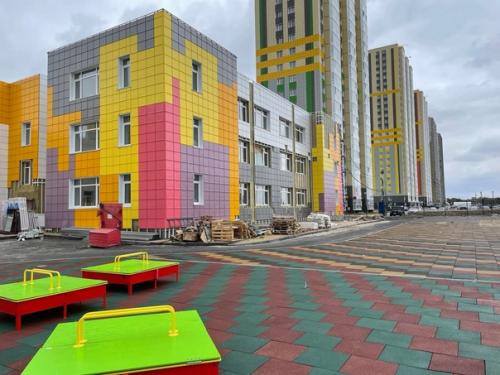 В Сургуте завершается строительство детского сада в микрорайоне Марьина Гора. 01