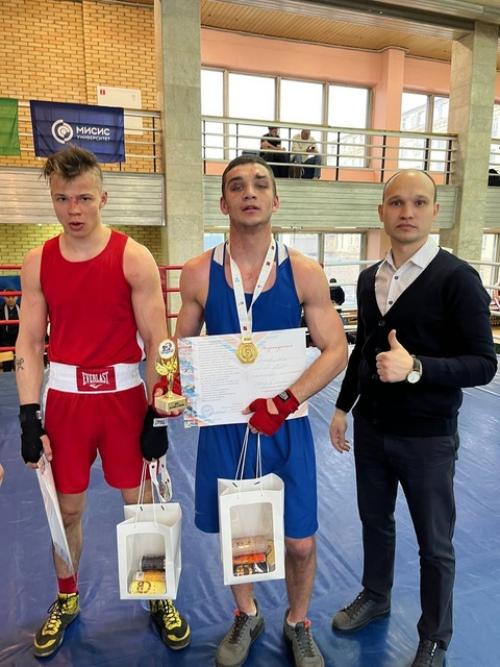 В общем и целом, небольшая предыстория. 02