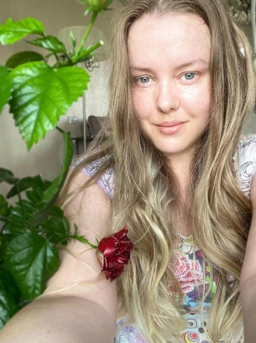 Мы в деревне с дочей и я не могу пока ходить на свою секцию по йогалатесу. 08