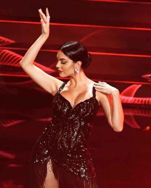 Девушка роналдо может похвастаться потрясающей фигурой. 03