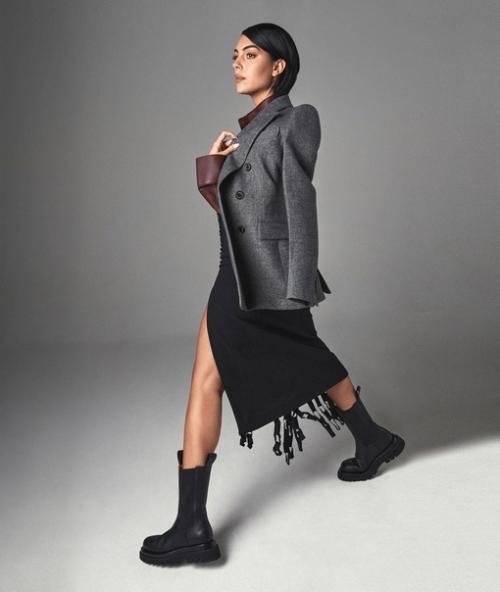 Девушка роналдо может похвастаться потрясающей фигурой. 01