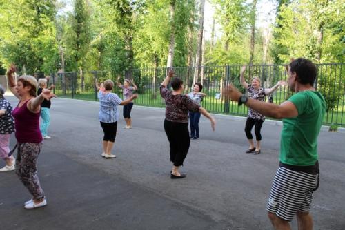14 июля во дворе дворца культуры Цементник состоялось первое мероприятие в рамках летнего проекта ритмы лета. 01