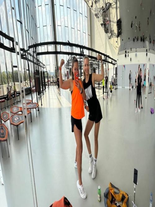 Поймала себя на мысли, что за 2023 год - это 3 конвенция. 02