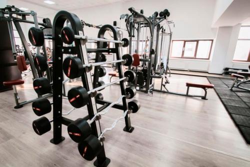 Приходя на гостевые тренировки, наши клиенты часто обращаются к менеджерам с просьбой: а расскажите про тренажеры! 04 Приходя на гостевые тренировки, наши клиенты часто обращаются к менеджерам с просьбой: а расскажите про тренажеры! 04