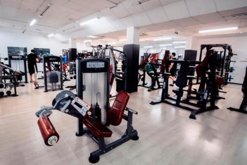 Приходя на гостевые тренировки, наши клиенты часто обращаются к менеджерам с просьбой: а расскажите про тренажеры! 03 Приходя на гостевые тренировки, наши клиенты часто обращаются к менеджерам с просьбой: а расскажите про тренажеры! 03