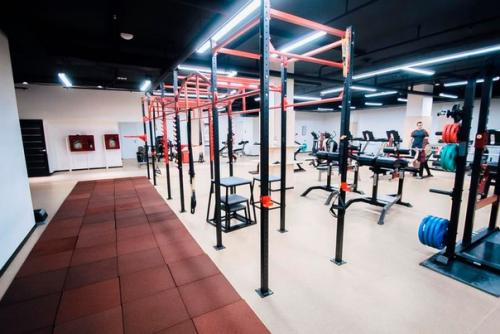 Приходя на гостевые тренировки, наши клиенты часто обращаются к менеджерам с просьбой: а расскажите про тренажеры! 05 Приходя на гостевые тренировки, наши клиенты часто обращаются к менеджерам с просьбой: а расскажите про тренажеры! 05