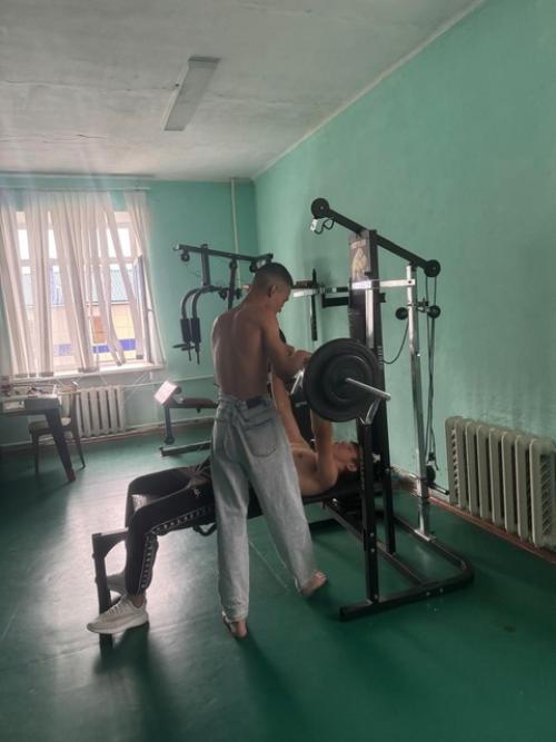 Занятия в тренажерном зале имеют множество преимуществ: улучшение здоровья и хорошего самочувствия. 02