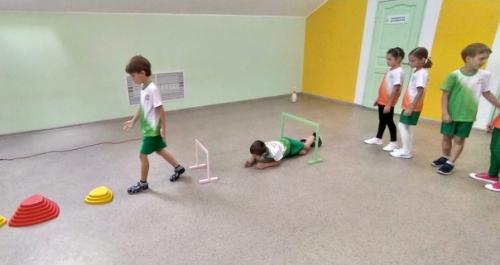 Вчера у ребят был первый в новом учебном году урок физкультуры. 02