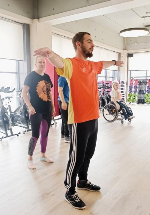 Особенные спортсмены региона продолжают посещать фитнес - занятия в рамках нового проекта. 02