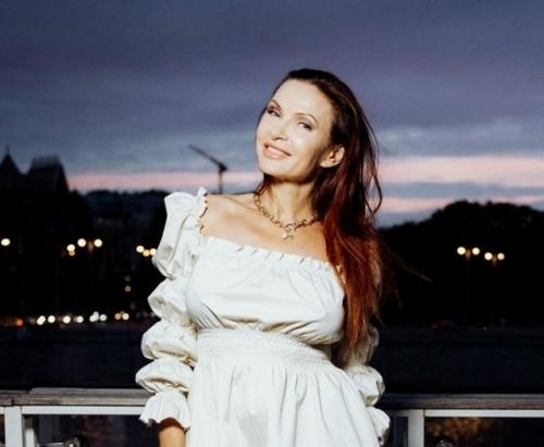 Эвелина бледанс показала фигуру в 