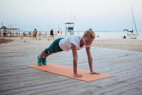 Жиросжигающая тренировка. Каждое упражнение мы выполняем по 30 секунд, 3 круга. 04