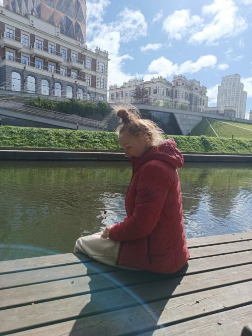 Понедельник 18-00 фитнес ( степы, гантели, фитнес - мячи, валики), 19-00 кардио тренировка. 04