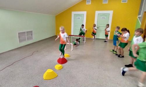 Вчера у ребят был первый в новом учебном году урок физкультуры. 01