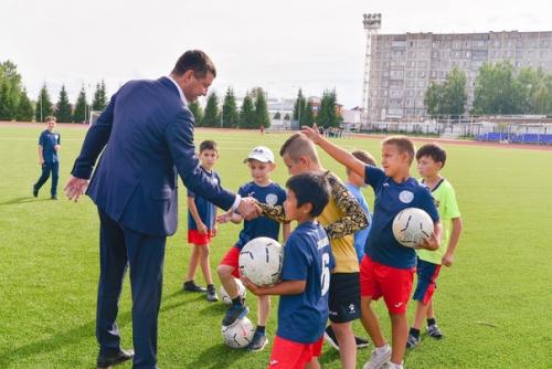 Евгений макаренко проверил подготовку спортивных объектов Тобольска к новому сезону. 01 Евгений макаренко проверил подготовку спортивных объектов Тобольска к новому сезону. 01