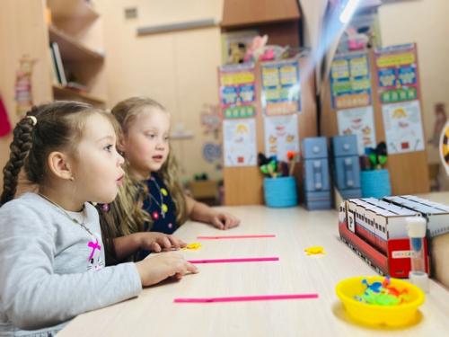 Отправляемся со старшими дошкольниками в страну знаний. 04