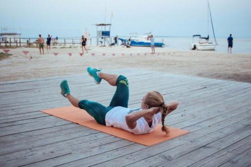 Жиросжигающая тренировка. Каждое упражнение мы выполняем по 30 секунд, 3 круга. 07