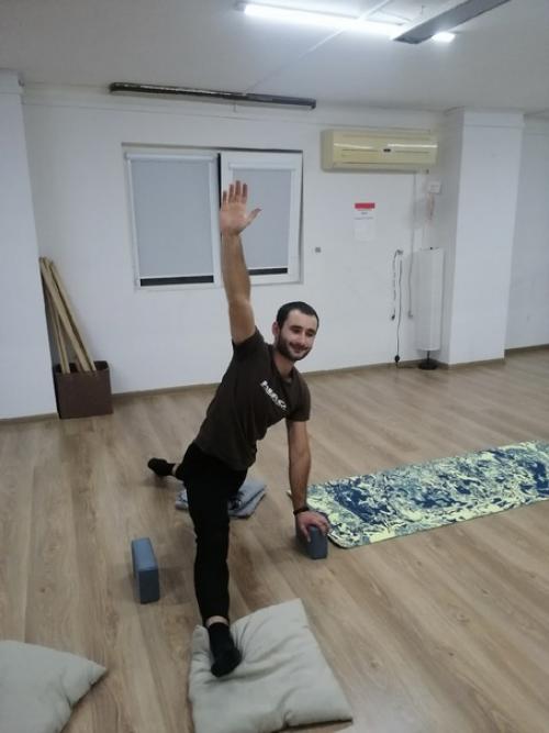 Провожу индивидуальные и групповые занятия по растяжке с мужчинами. 02