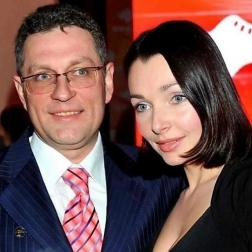 7 актрис, которые замужем за работягами, далекими от мира шоу-бизнеса. 05