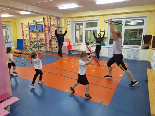 В рамках ежегодного фестиваля дополнительных общеобразовательных программ, состоялось открытое занятие по программе Детский Фитнес. 03