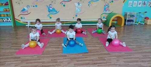 31 января отмечают спортивный праздник - международный день дошкольного фитнеса. 05 31 января отмечают спортивный праздник - международный день дошкольного фитнеса. 05