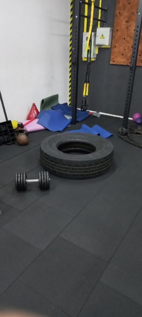 Хотелось бы занести в черный список тренажерный зал Фитнес Зона на ул. Кирова и предостереч людей от развода! 01