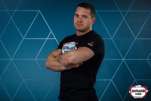 Сотрудники, которые создают для вас продукт, под названием Групповые Тренировки: 01