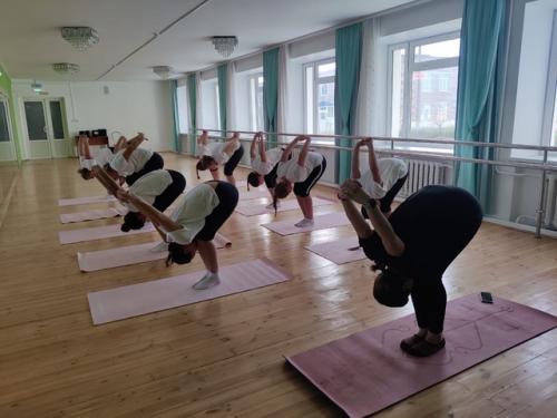 В рамках грантовой практики Другая Я занятия йогой продолжаются. 04