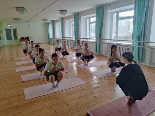 В рамках грантовой практики Другая Я занятия йогой продолжаются. 03