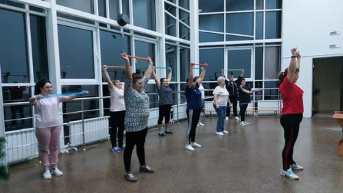 Чтобы чувствовать себя молодым и энергичным даже в пожилом возрасте, необходимо следить за своим здоровьем. 01