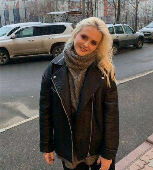 Приветики приветики. Меня зовут Анжела 24 года. 02