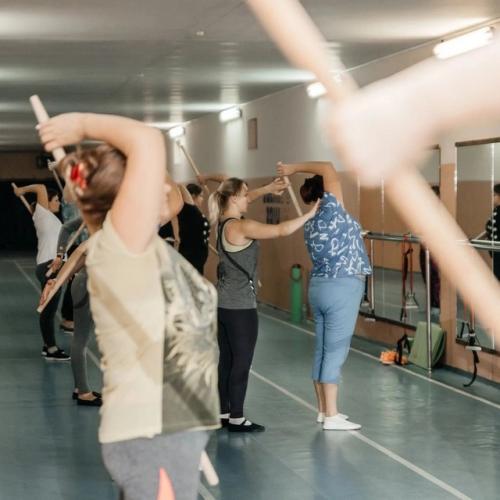 Фитнес микс - это разнообразная тренировка с собственным весом и с различным оборудованием. 01 Фитнес микс - это разнообразная тренировка с собственным весом и с различным оборудованием. 01