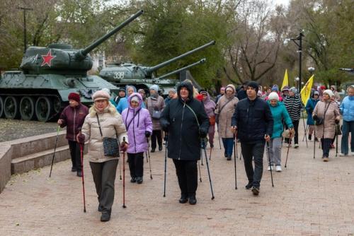 Более 200 оренбуржцев прошли оздоровительный маршрут. 04 Более 200 оренбуржцев прошли оздоровительный маршрут. 04