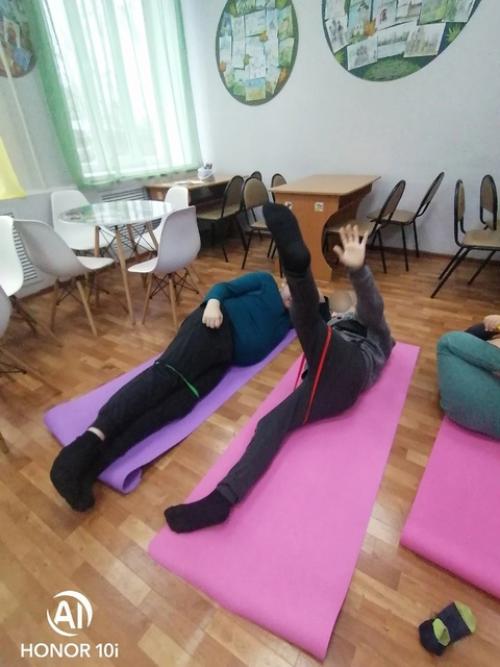 Одним из видов инвентаря в детском фитнес являются фитнес - резинки. 01