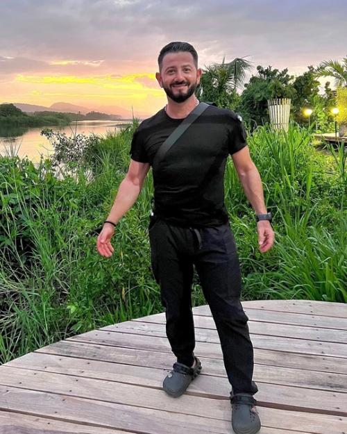 Шоумен Михаил галустян сменил имидж и показал свое преображение в блоге. 03