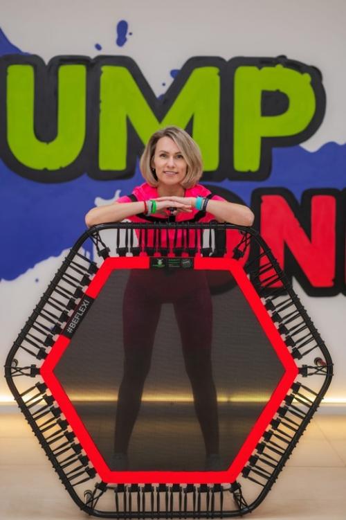 Давайте разберемся что такое джампинг фитнес и чем он особенный. 01 Давайте разберемся что такое джампинг фитнес и чем он особенный. 01