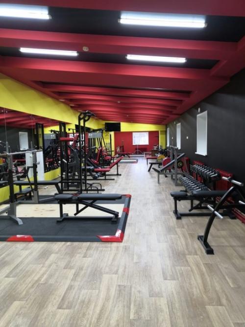 Лето - идеальное время для демонстрации своей физической формы и накачанных мышц. 01