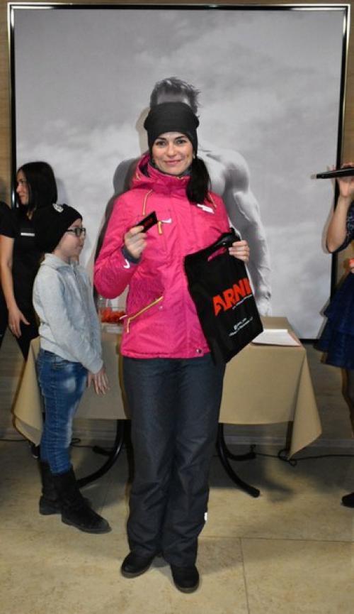 А вот и наши счастливчики, которые получили призы от фитнес-клуба Arni. 01