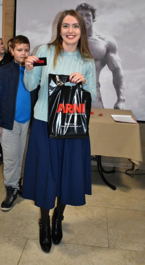 А вот и наши счастливчики, которые получили призы от фитнес-клуба Arni. 04