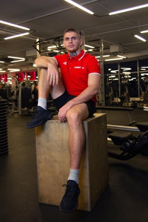 Привет меня зовут Артём! 03